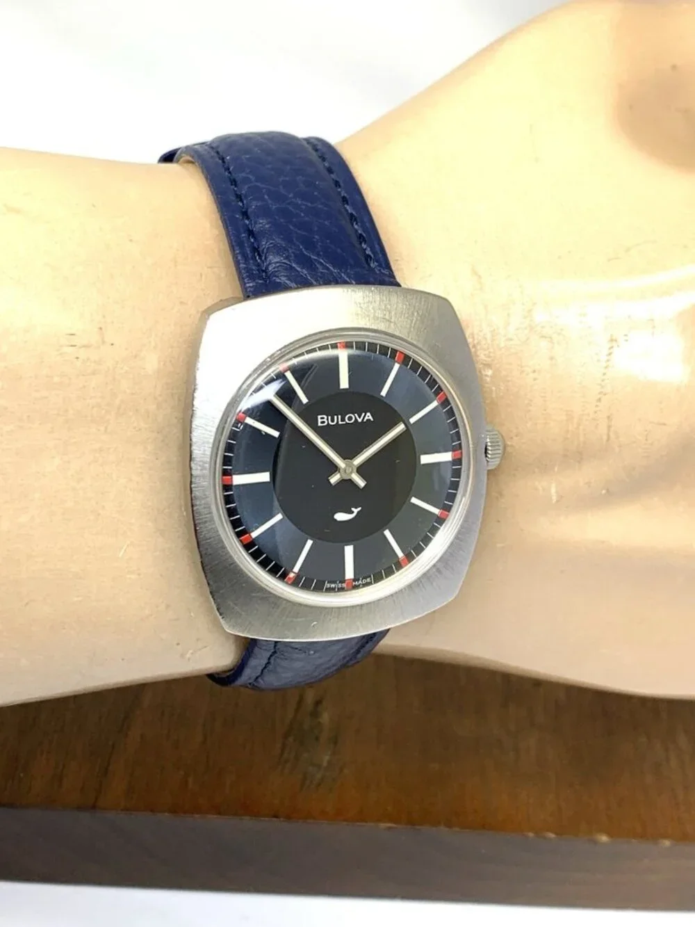 Bulova Sea King Men's Watch Vintage 1972 Swiss Manual Wind Blue Leather Band